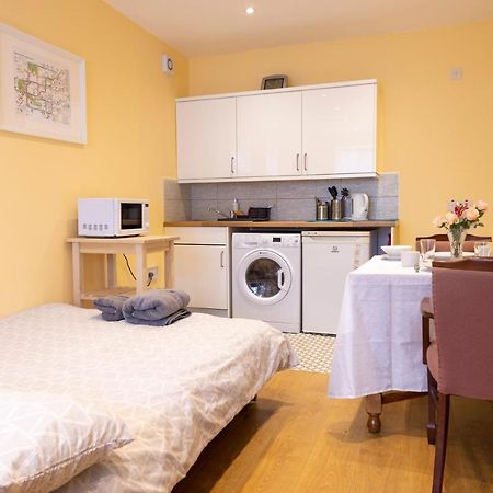London Vegetarian Smoke & Pet Free En-Suite With Ev Parking 埃奇韦尔 外观 照片