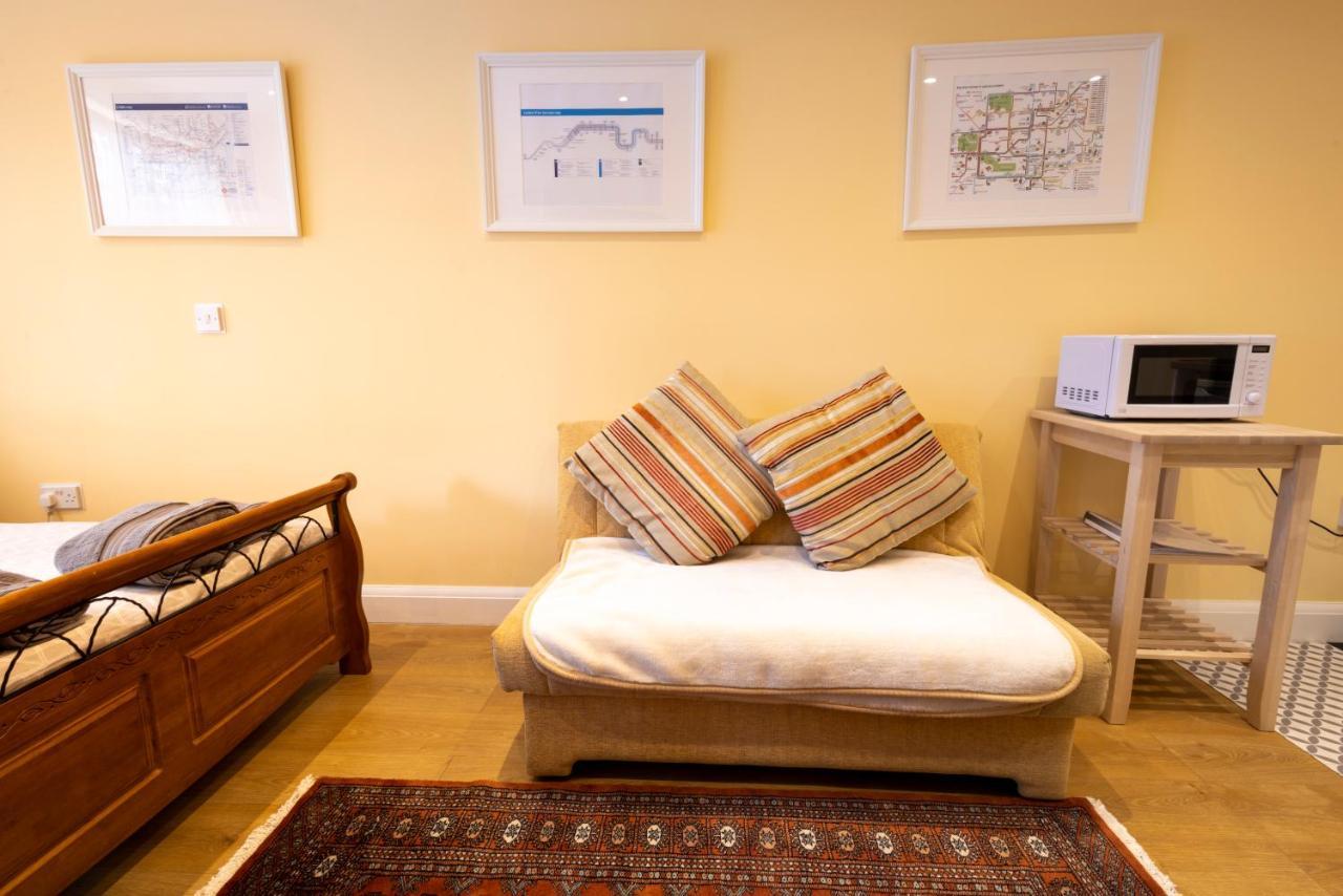 London Vegetarian Smoke & Pet Free En-Suite With Ev Parking 埃奇韦尔 外观 照片