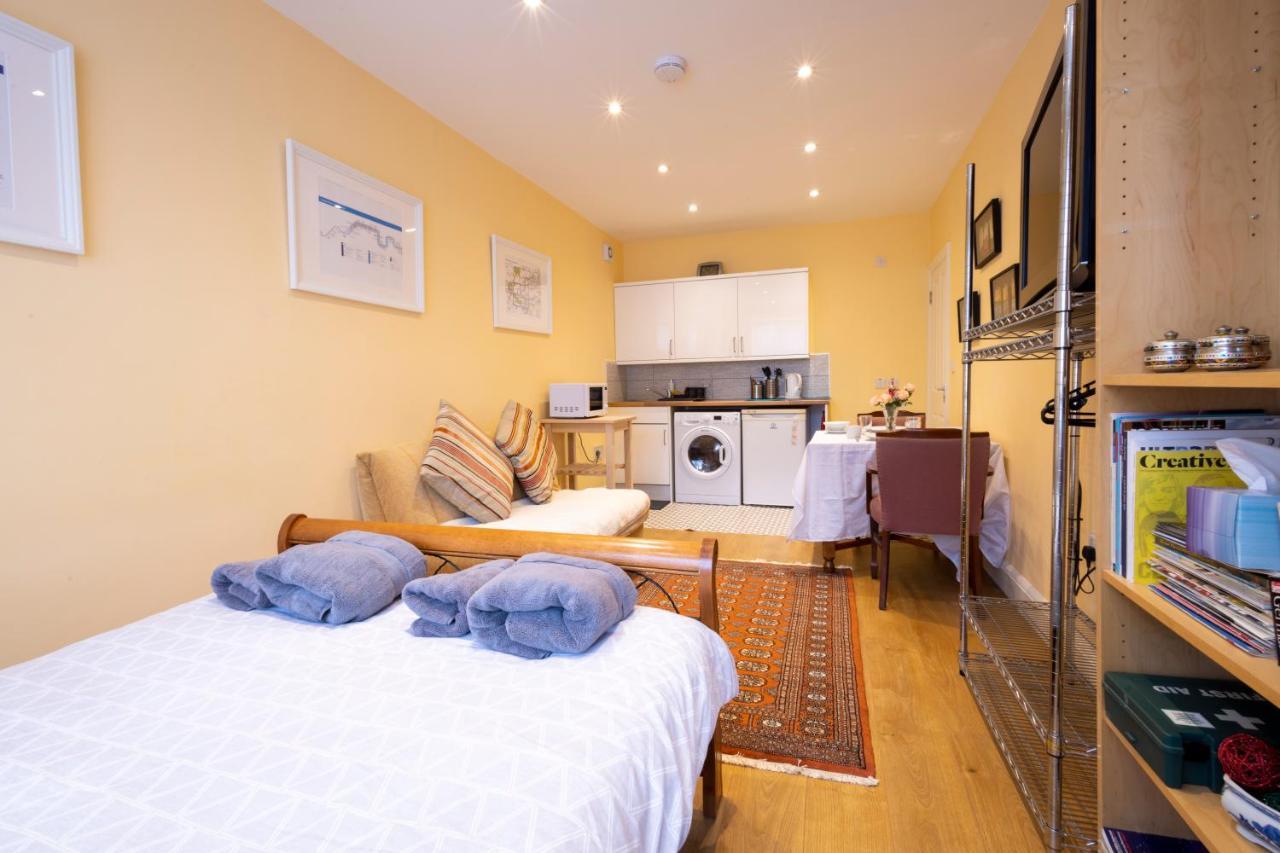 London Vegetarian Smoke & Pet Free En-Suite With Ev Parking 埃奇韦尔 外观 照片