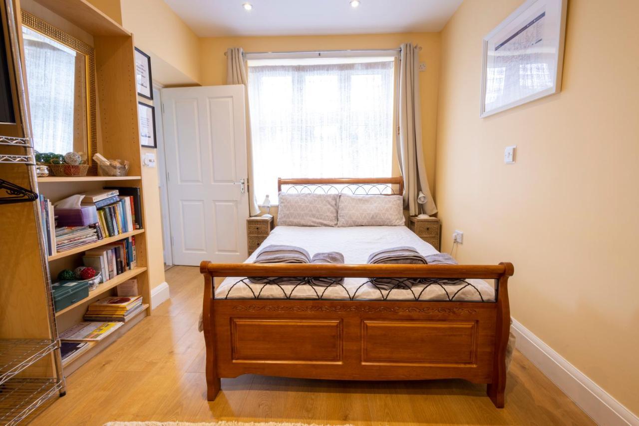 London Vegetarian Smoke & Pet Free En-Suite With Ev Parking 埃奇韦尔 外观 照片